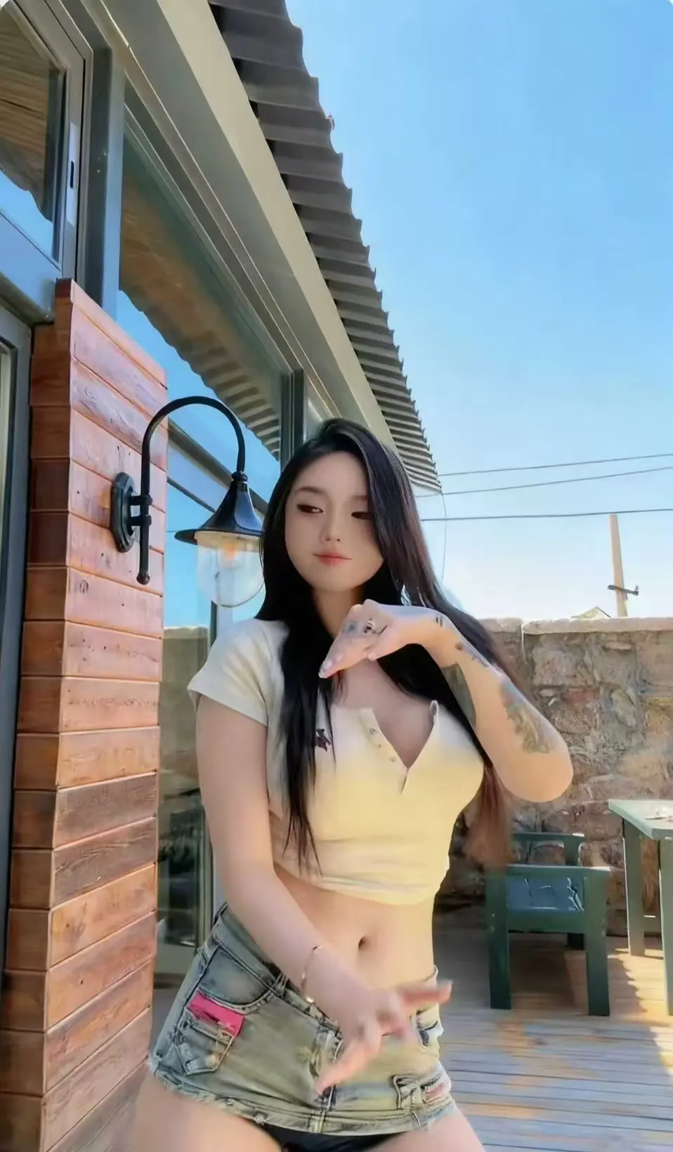 《Meena 成美男》高清全集中文版未删减免费在线看-网盘观看无广告一次看遍Meena成美男全季资源